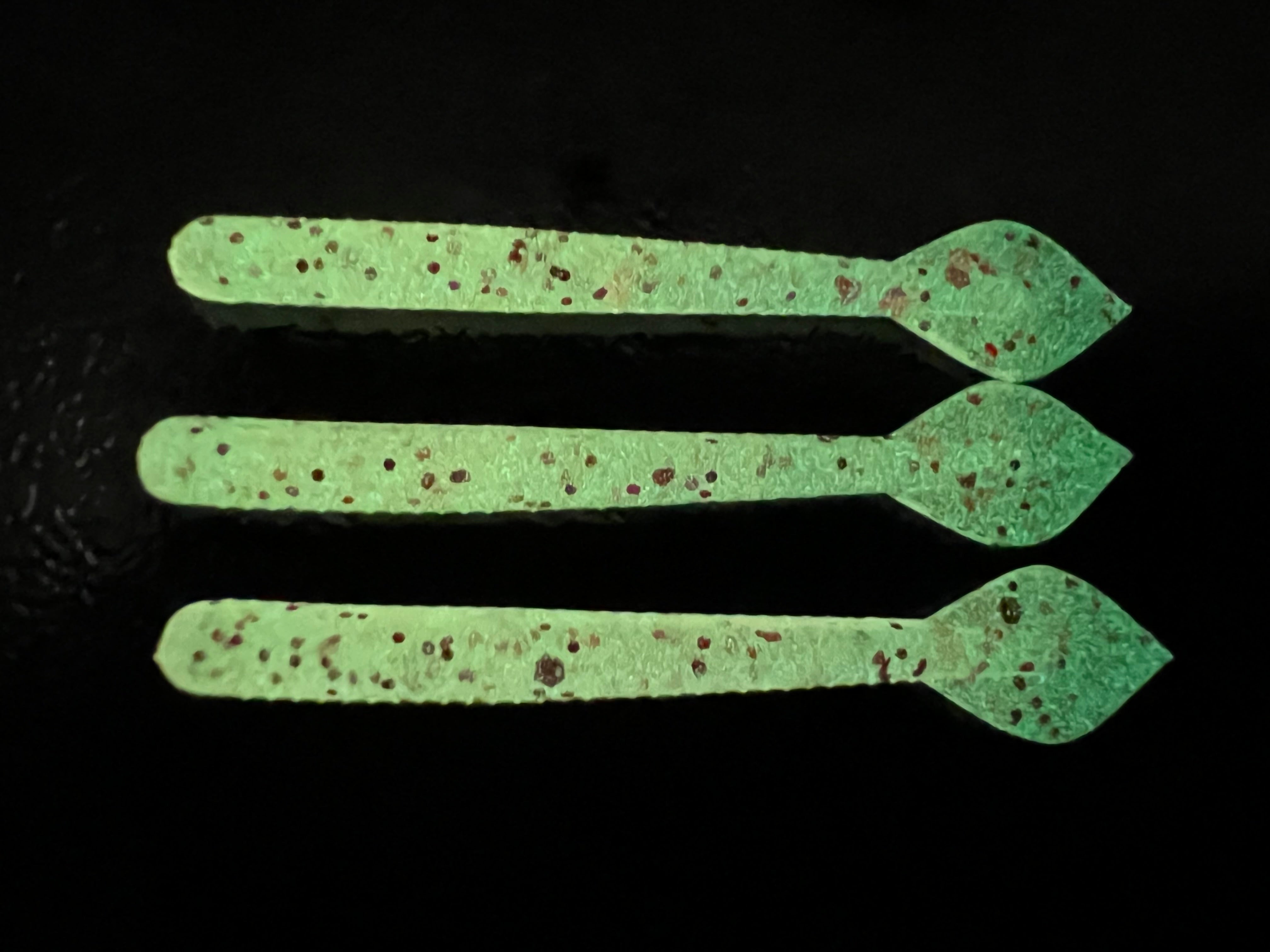 1.5" Bloodworm Spade Tail (BST) 12 pack