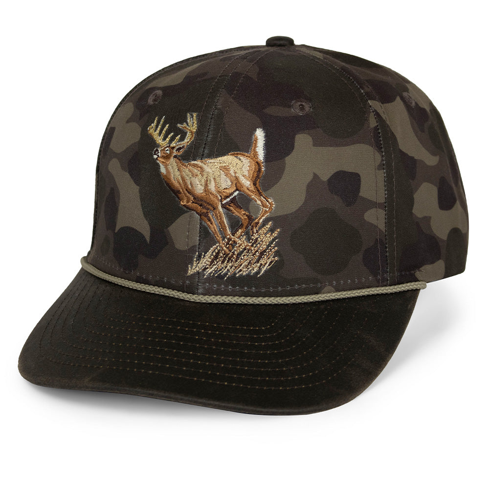 Gorra Running Deer de lona encerada con seis paneles y cordón.
