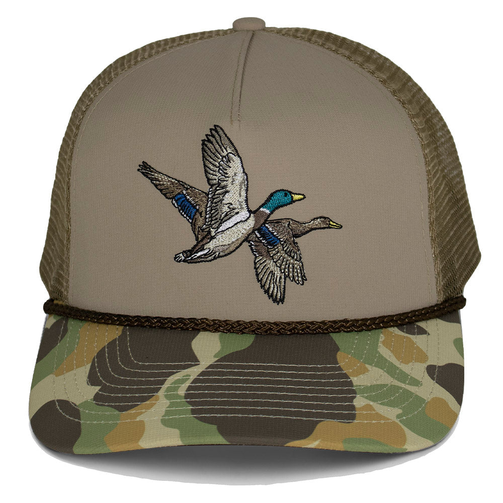 Gorra Trucker de 5 paneles con diseño de camuflaje clásico "Mallard Drake Pair".