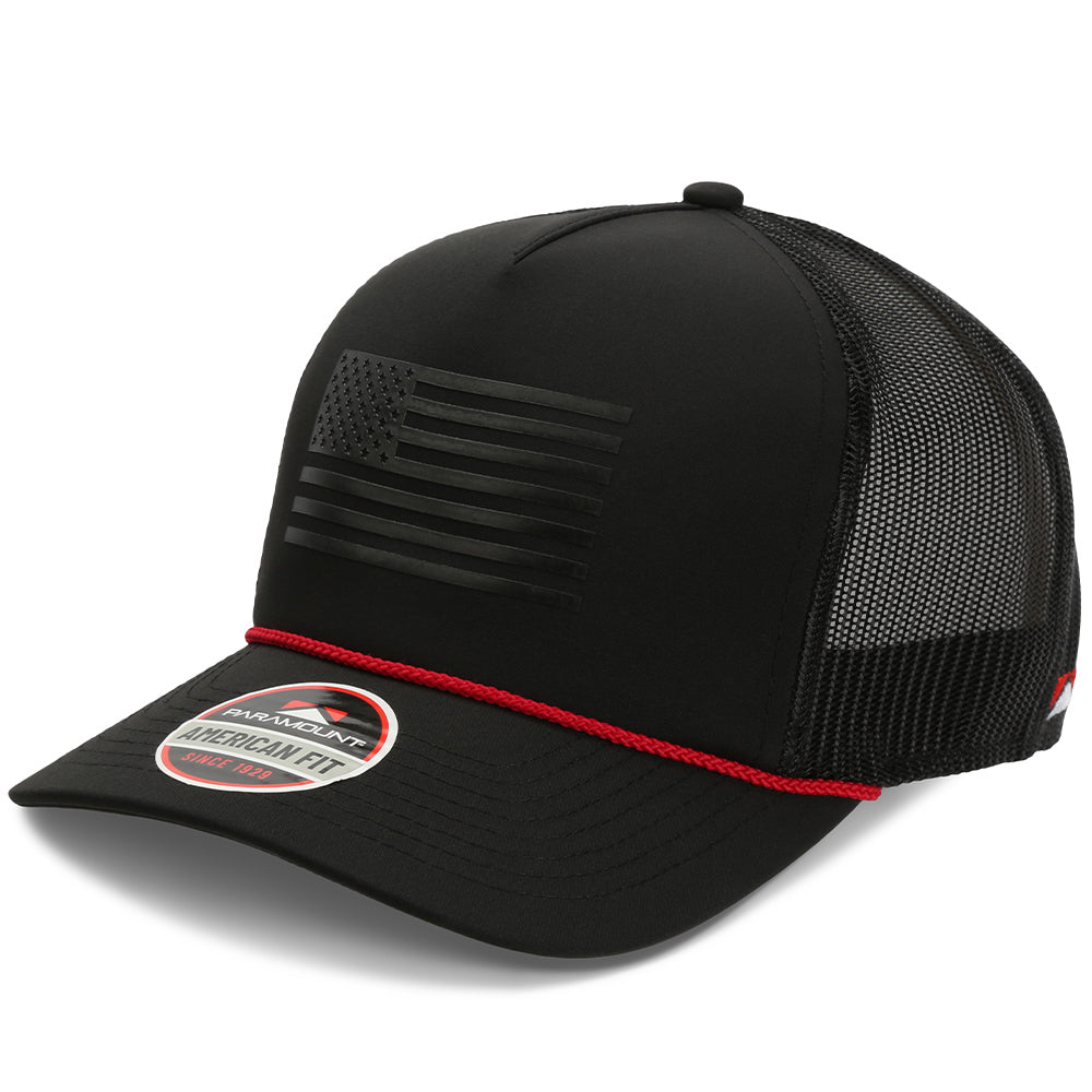 Gorra Ridgeline Thin Red Line estilo camionero con bandera americana y cordón.