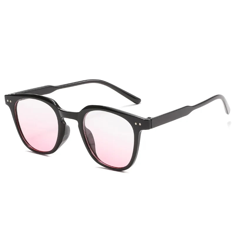 Retro-Chic Sunglasses Bobber Bargain