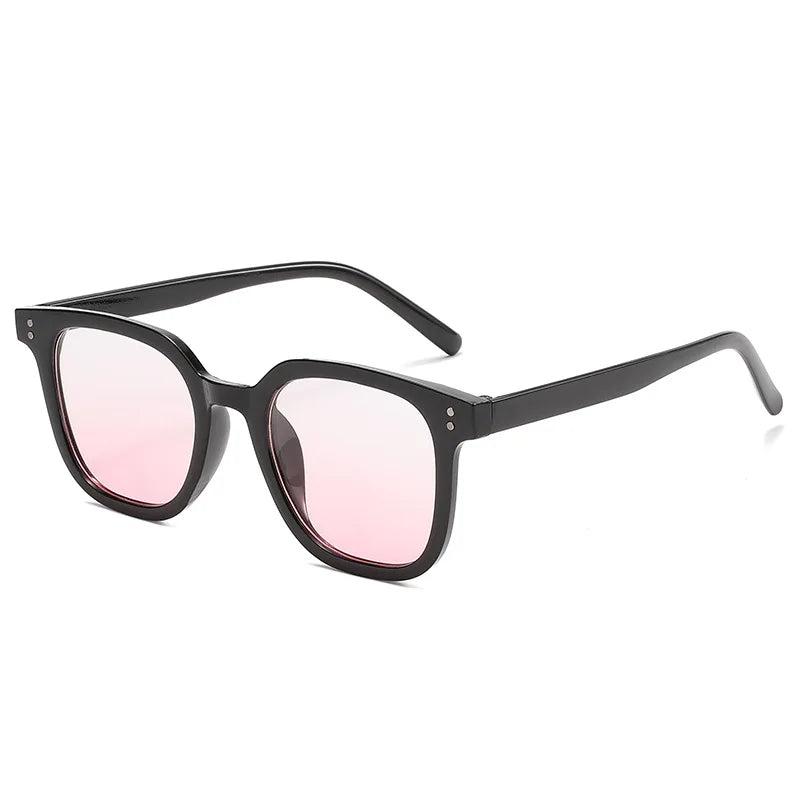 Retro-Chic Sunglasses Bobber Bargain