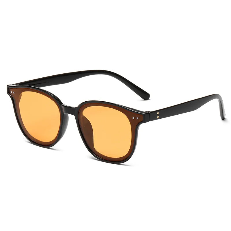 Retro-Chic Sunglasses Bobber Bargain