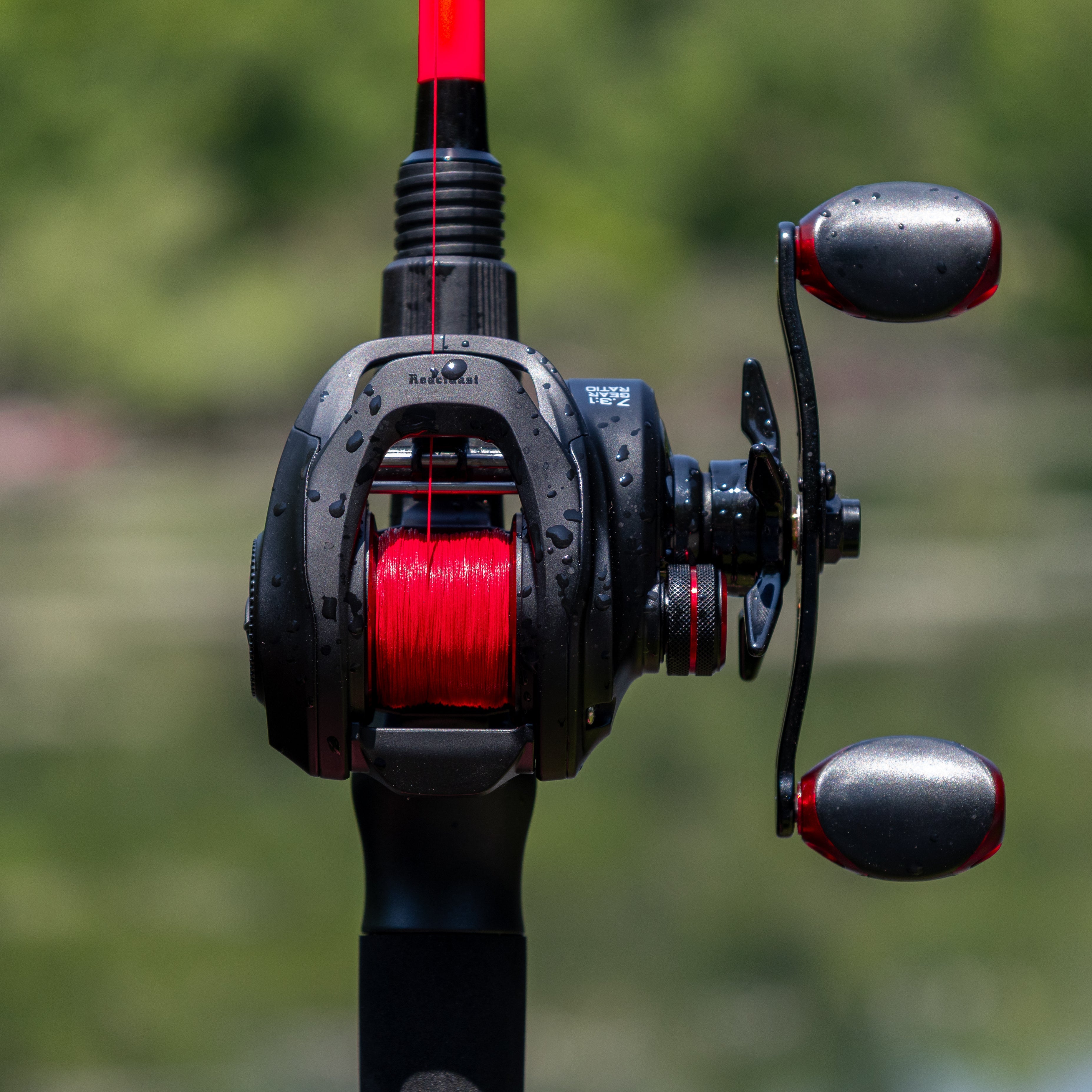 Carrete de pesca Baitcasting Reaction Tackle - Edición ReactCast - Relación de transmisión de alta velocidad 7.3:1 - NUEVO